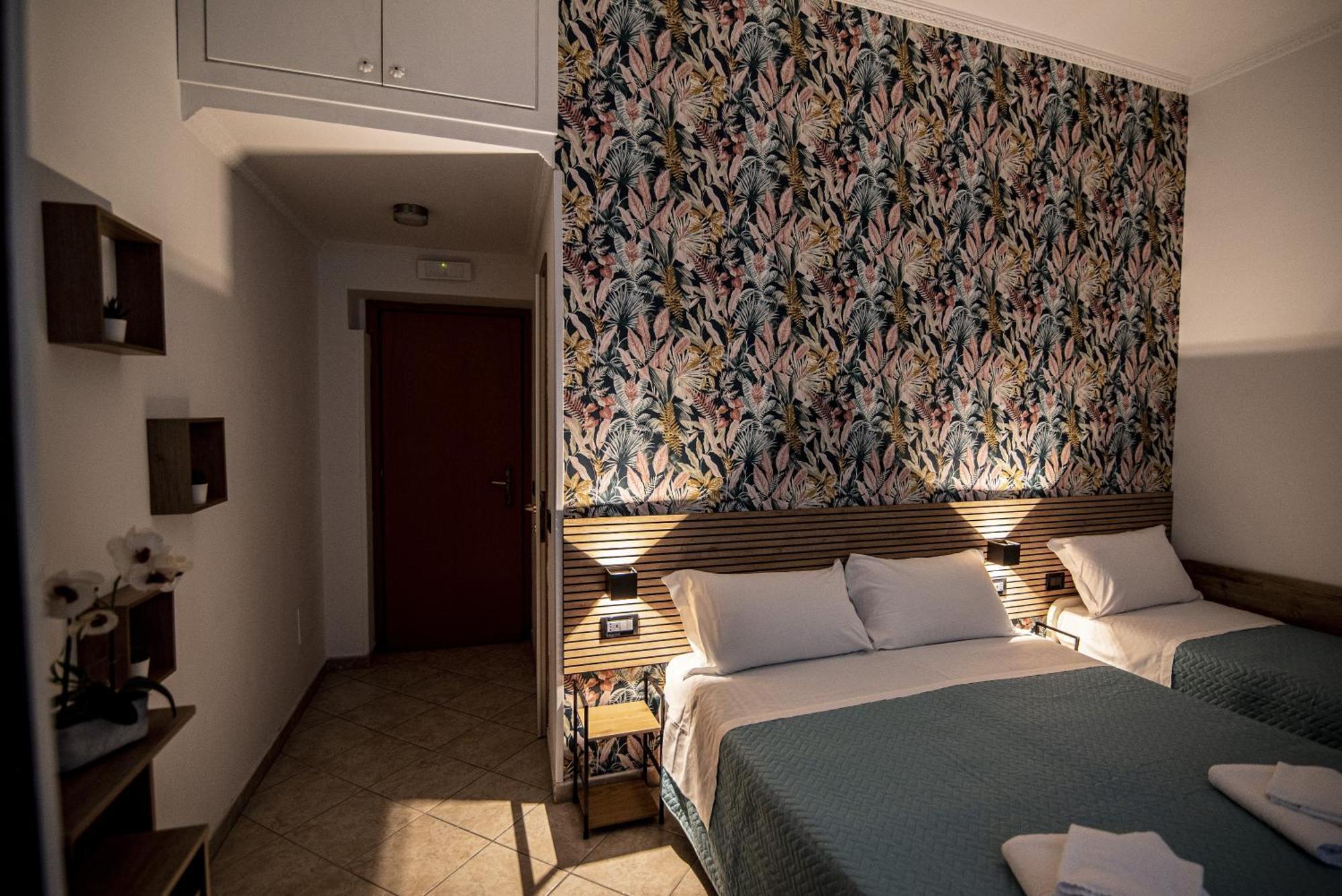 Hotel Dell'Urbe Roma Esterno foto
