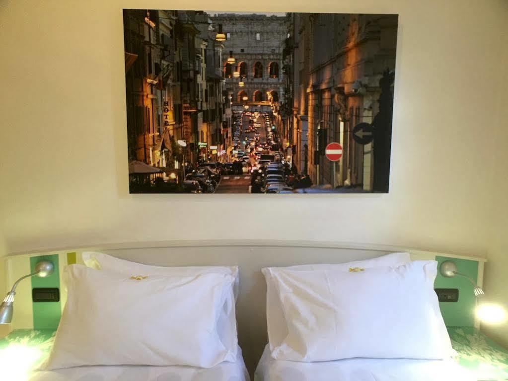 Hotel Dell'Urbe Roma Esterno foto